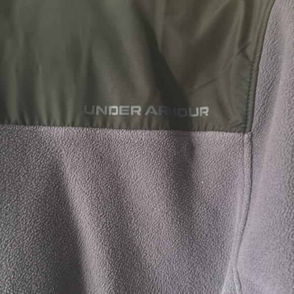 Under Armour 1/4 Zip Pullover Sweatshirt/Jacket - Picture 5 of 5